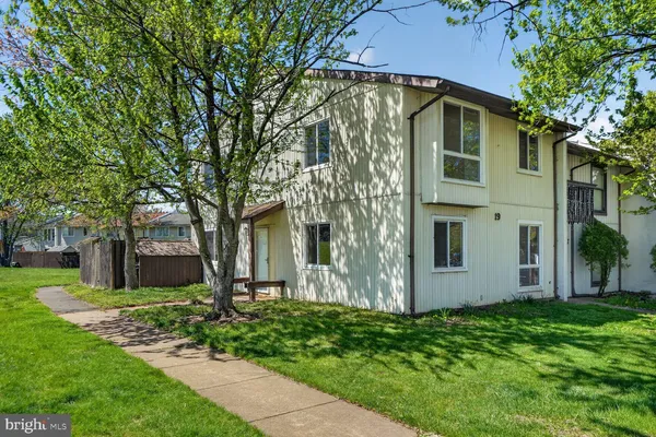 $499,000 | 19 Regis Circle, Sterling, VA 20164