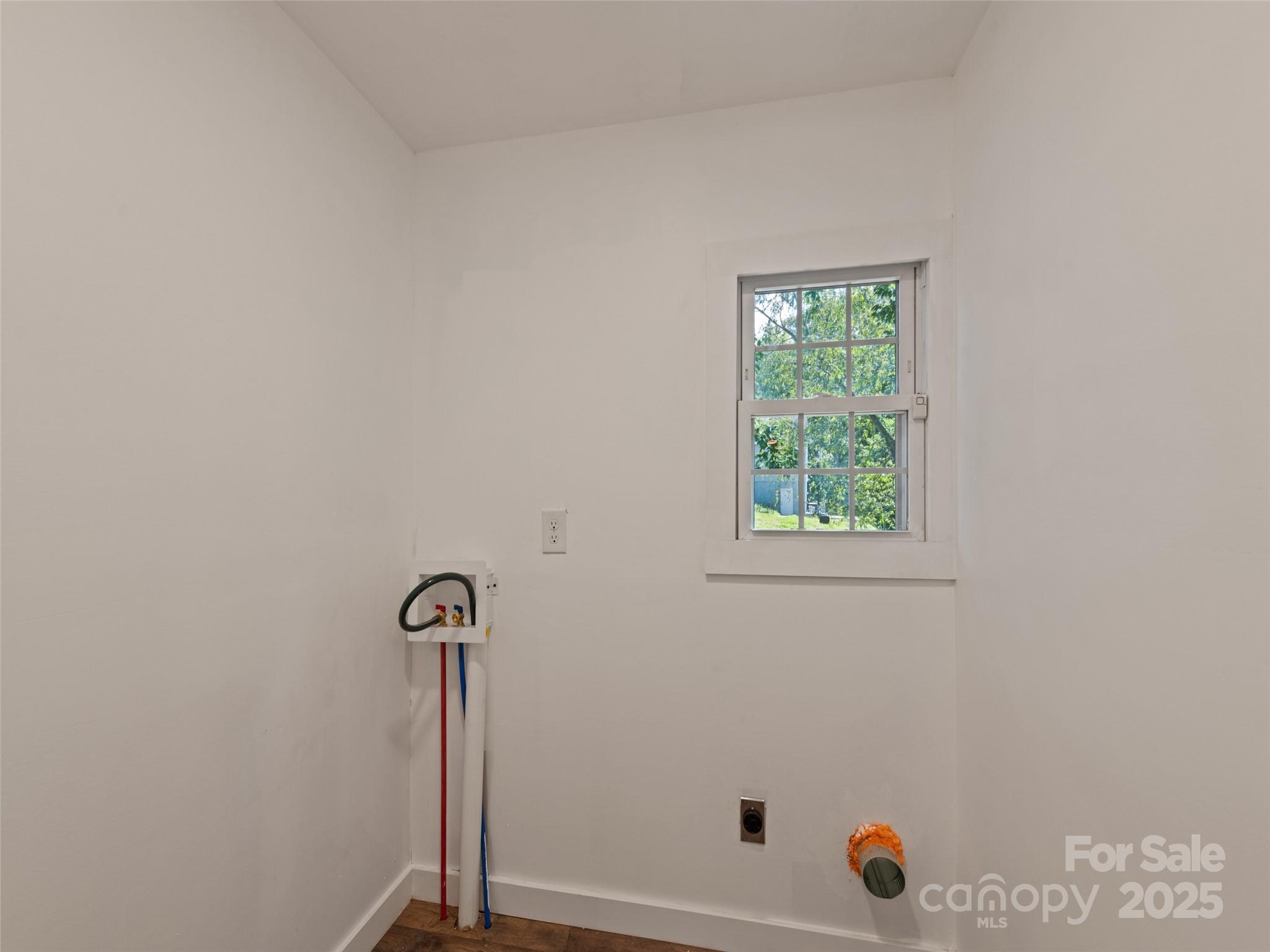 468 Deaverview Road Asheville, NC 28806 - Photo 20 of 26 a view of cupboard