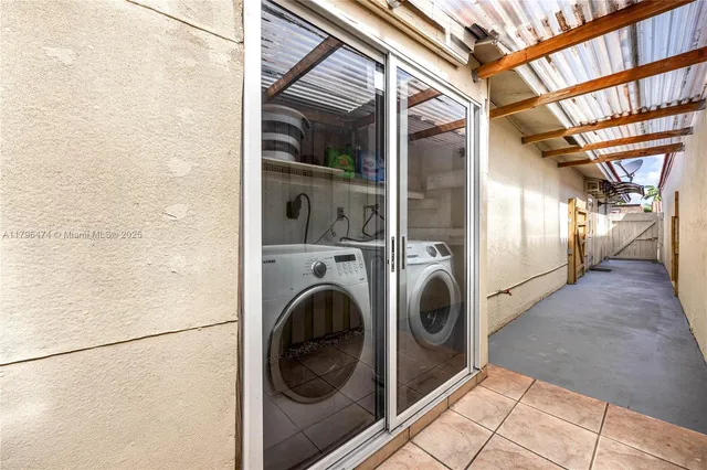 $484,900 | 2462 West 65th Street, Hialeah, FL 33016