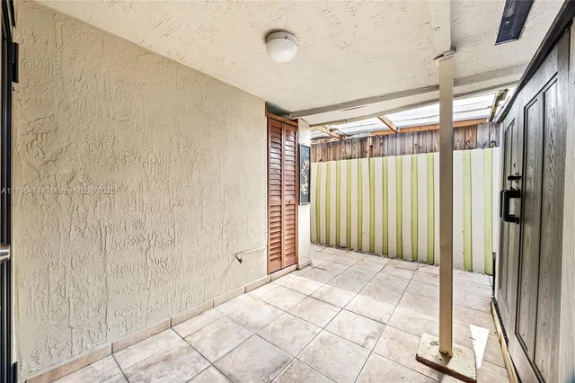 $484,900 | 2462 West 65th Street, Hialeah, FL 33016