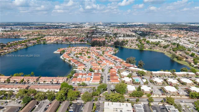 $484,900 | 2462 West 65th Street, Hialeah, FL 33016