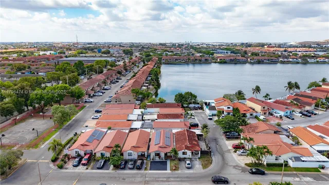 $484,900 | 2462 West 65th Street, Hialeah, FL 33016
