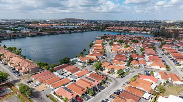 $484,900 | 2462 West 65th Street, Hialeah, FL 33016