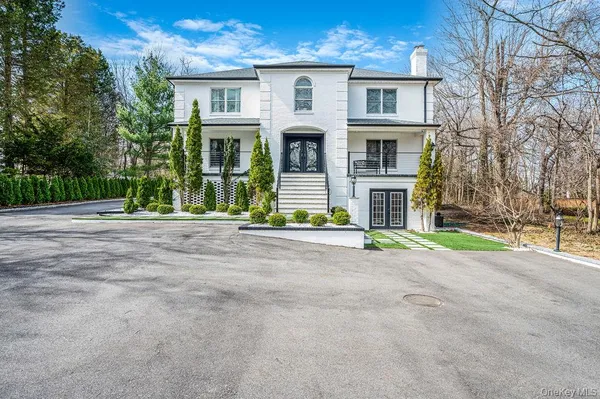 $2,199,000 | 68 Fort Salonga Road, Northport, NY 11768