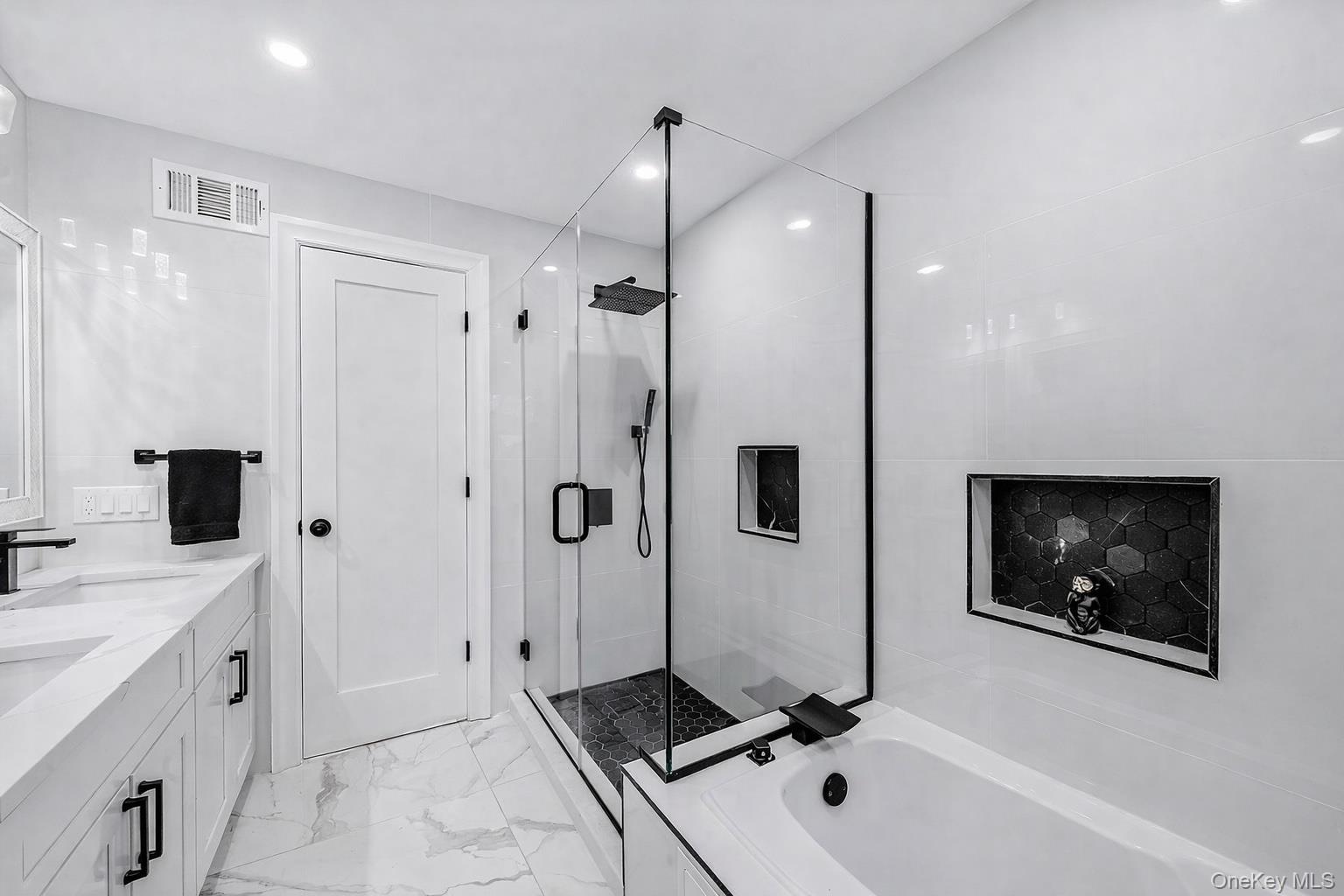 68 Fort Salonga Road Northport, NY 11768 - Photo 18 of 50