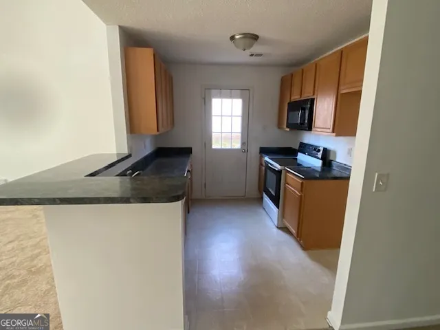 $1,700 | 120 Chastain Circle, Newnan, GA 30263