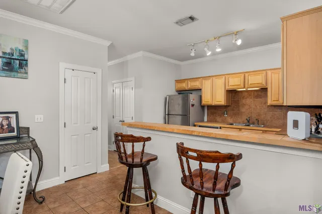 $190,000 | 809 Summer Breeze Drive, Unit 703, Baton Rouge, LA 70810