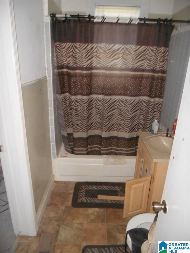 1129 Fulton Avenue Southwest Birmingham, AL 35211 - Photo 4 of 5
