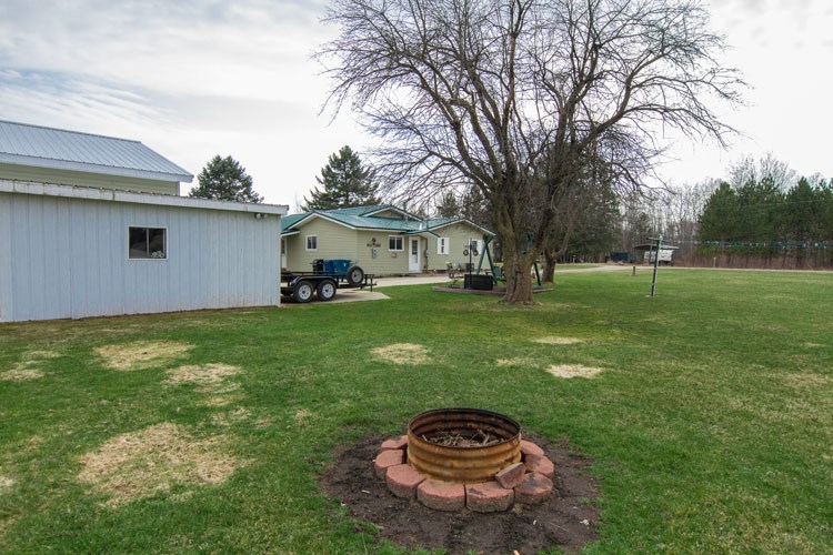 6186 North County Line Road Coleman, MI 48618 - Photo 32 of 34