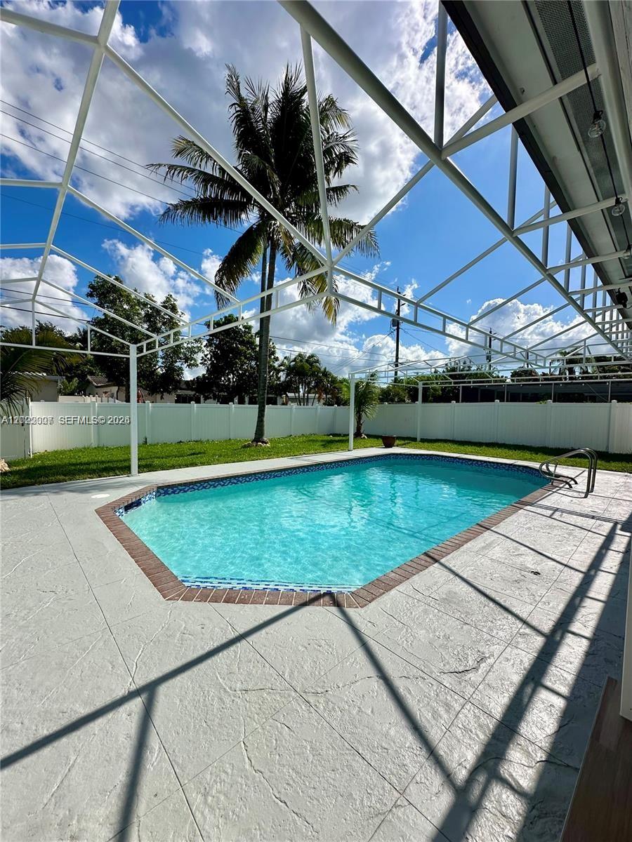 4901 Washington Street Hollywood, FL 33021 - Photo 4 of 18