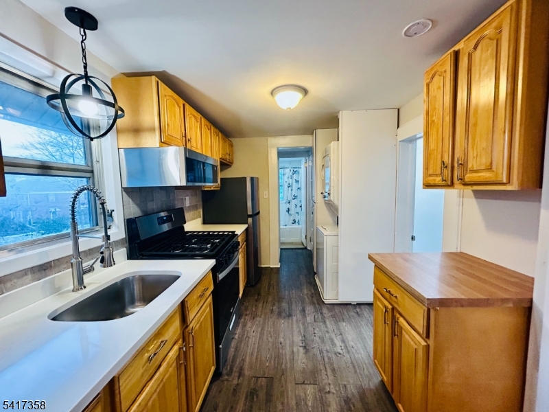 36 Cross Street, Unit 2 Montclair, NJ 07042 - Photo 3 of 15