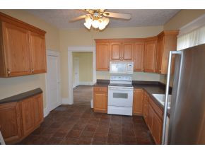 403 Clinchfield Avenue Erwin, TN 37650 - Photo 5 of 20 Photo 5