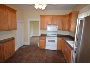 403 Clinchfield Avenue Erwin, TN 37650 - Photo 6 of 20 Photo 6