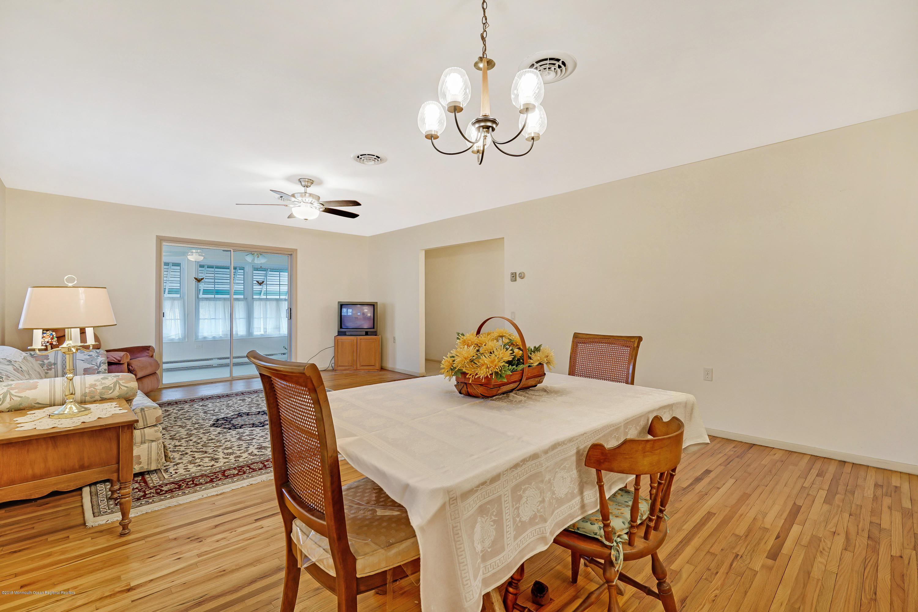 124 Tulip Court, Unit B Whiting, NJ 08759 - Photo 17 of 30 124 Tulip Ct Manchester-print-017-14-Liv