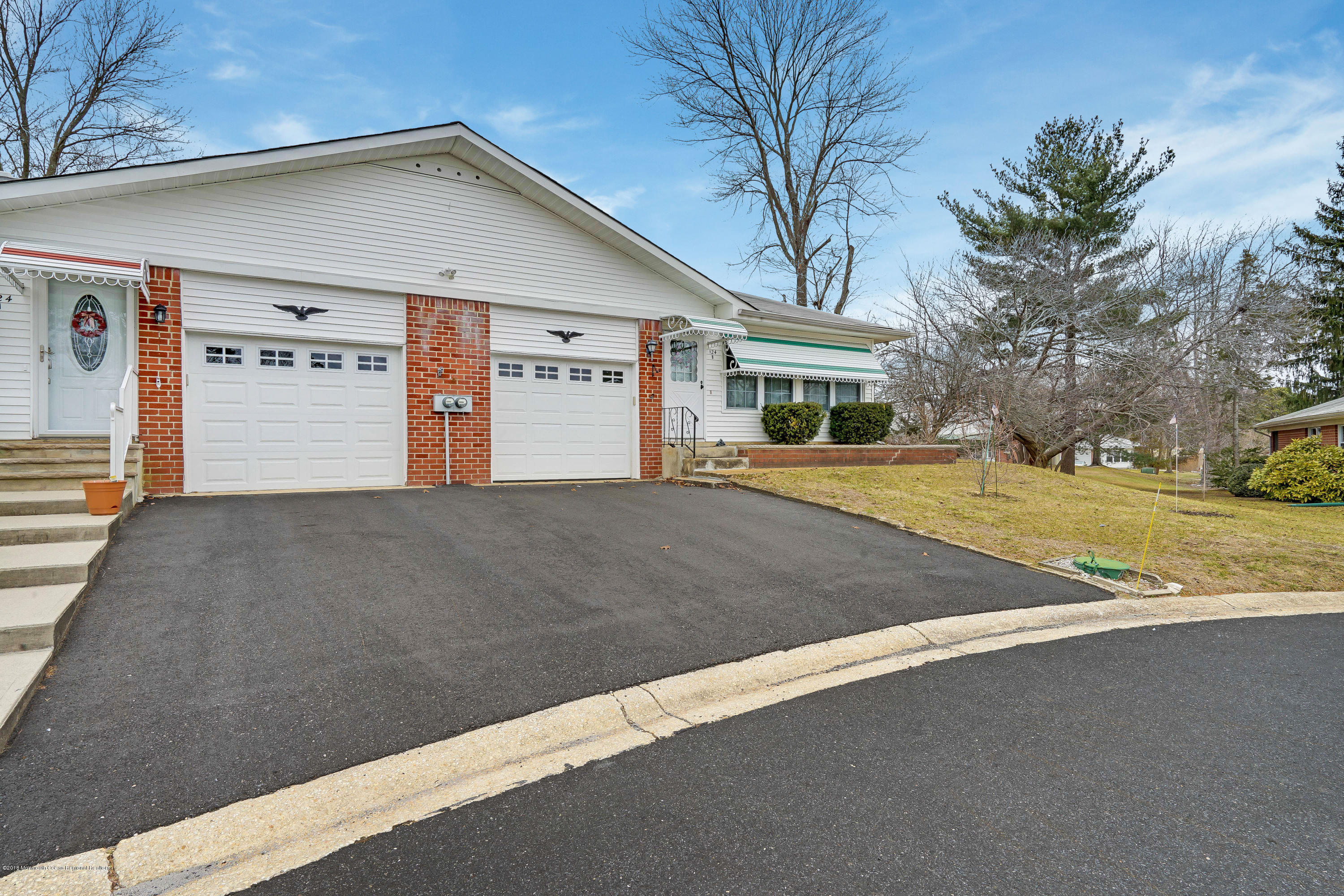 124 Tulip Court, Unit B Whiting, NJ 08759 - Photo 5 of 30 124 Tulip Ct Manchester-print-005-30-Fro