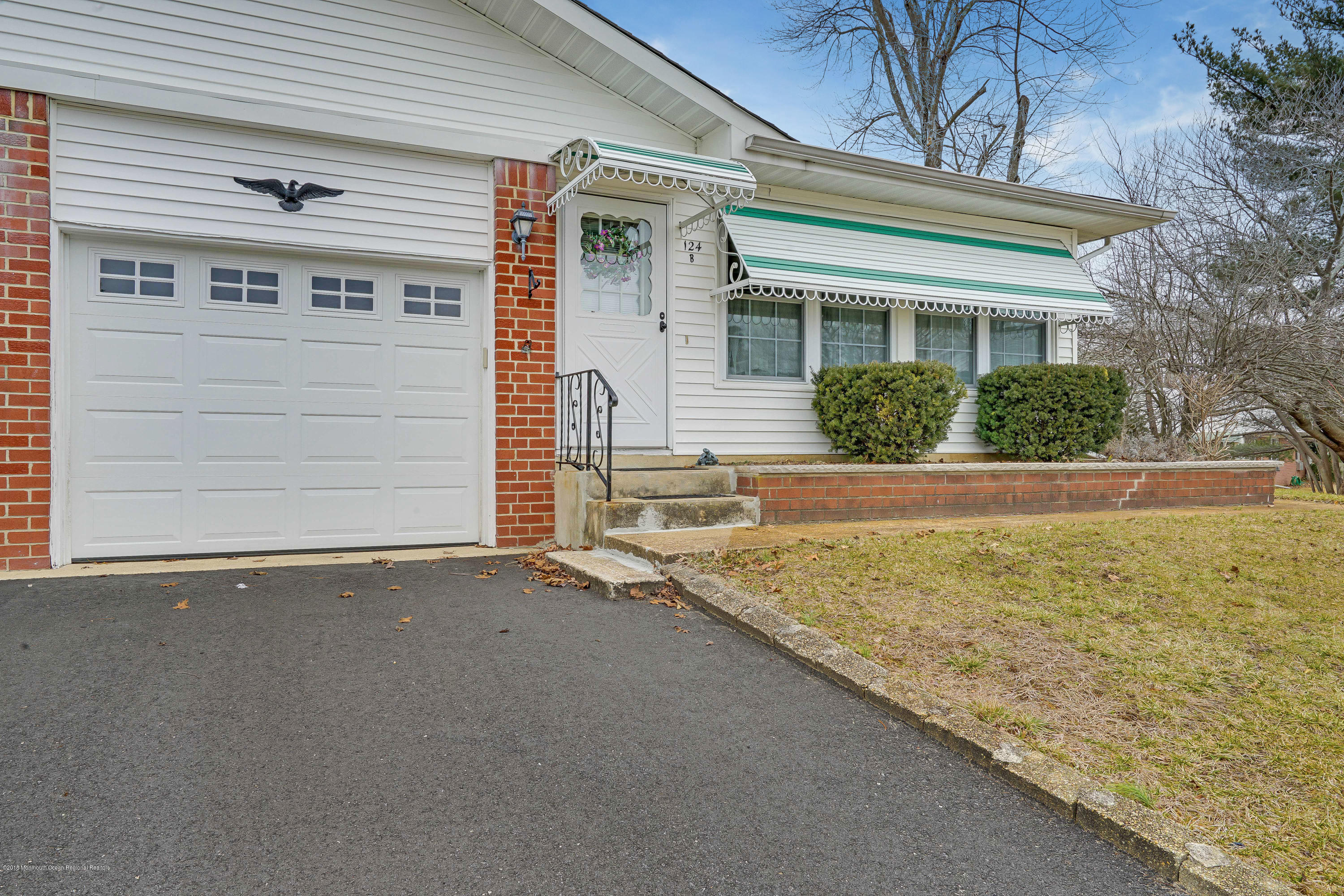 124 Tulip Court, Unit B Whiting, NJ 08759 - Photo 6 of 30 124 Tulip Ct Manchester-print-006-29-Fro