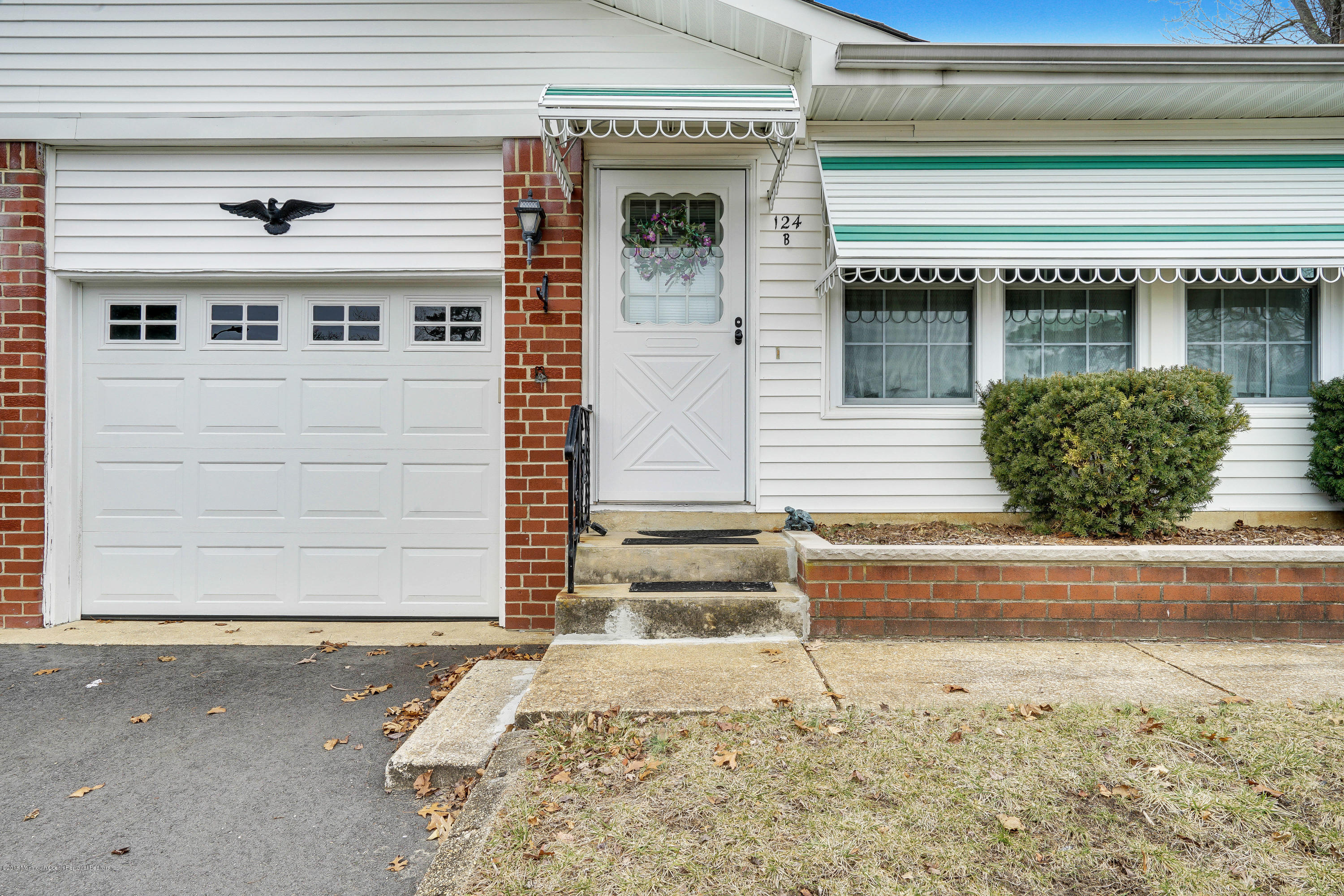 124 Tulip Court, Unit B Whiting, NJ 08759 - Photo 7 of 30 124 Tulip Ct Manchester-print-007-9-Fron
