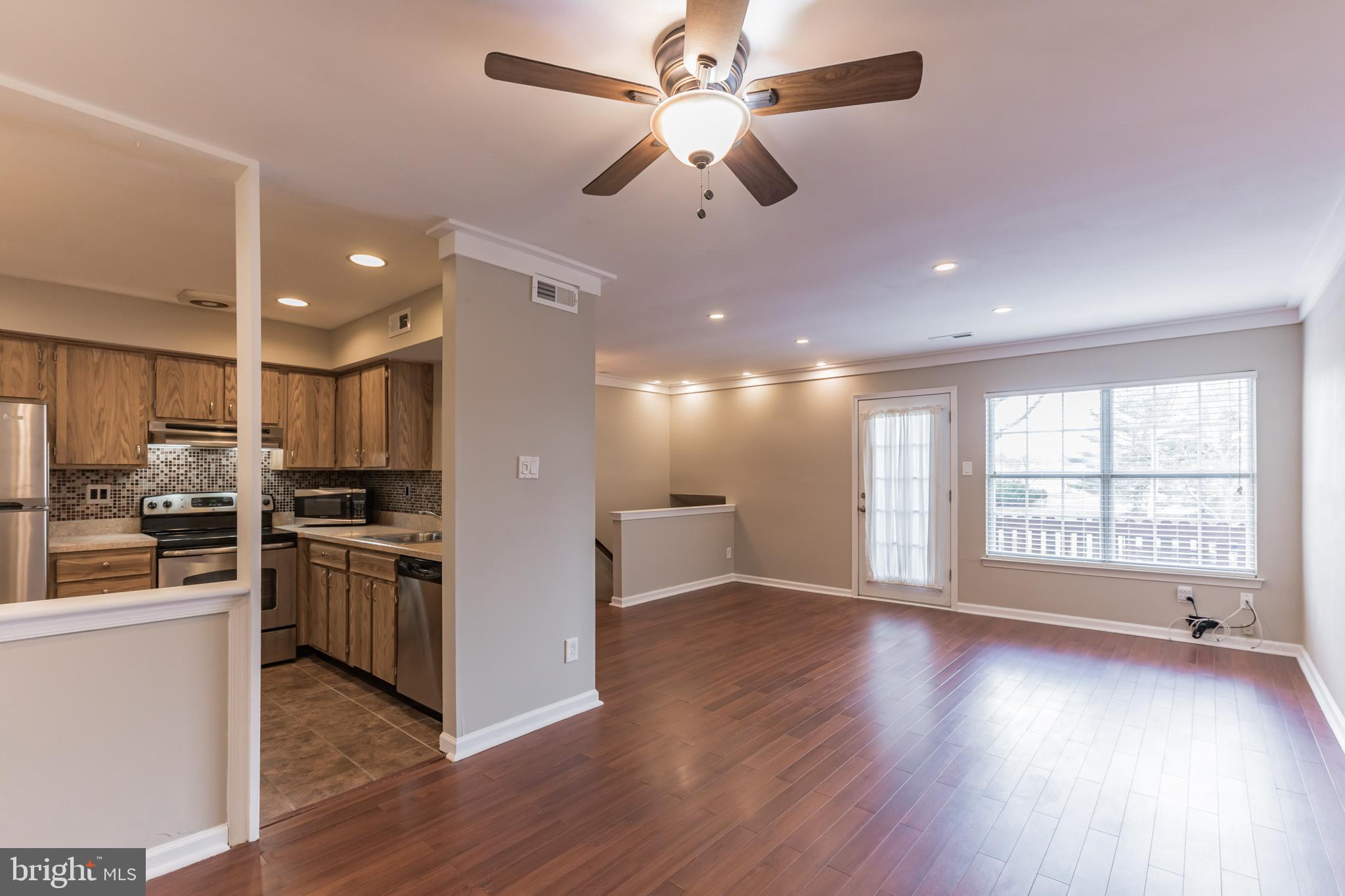 85 Whetstone Road Horsham, PA 19044 - Photo 11 of 30 Living/Dining Area