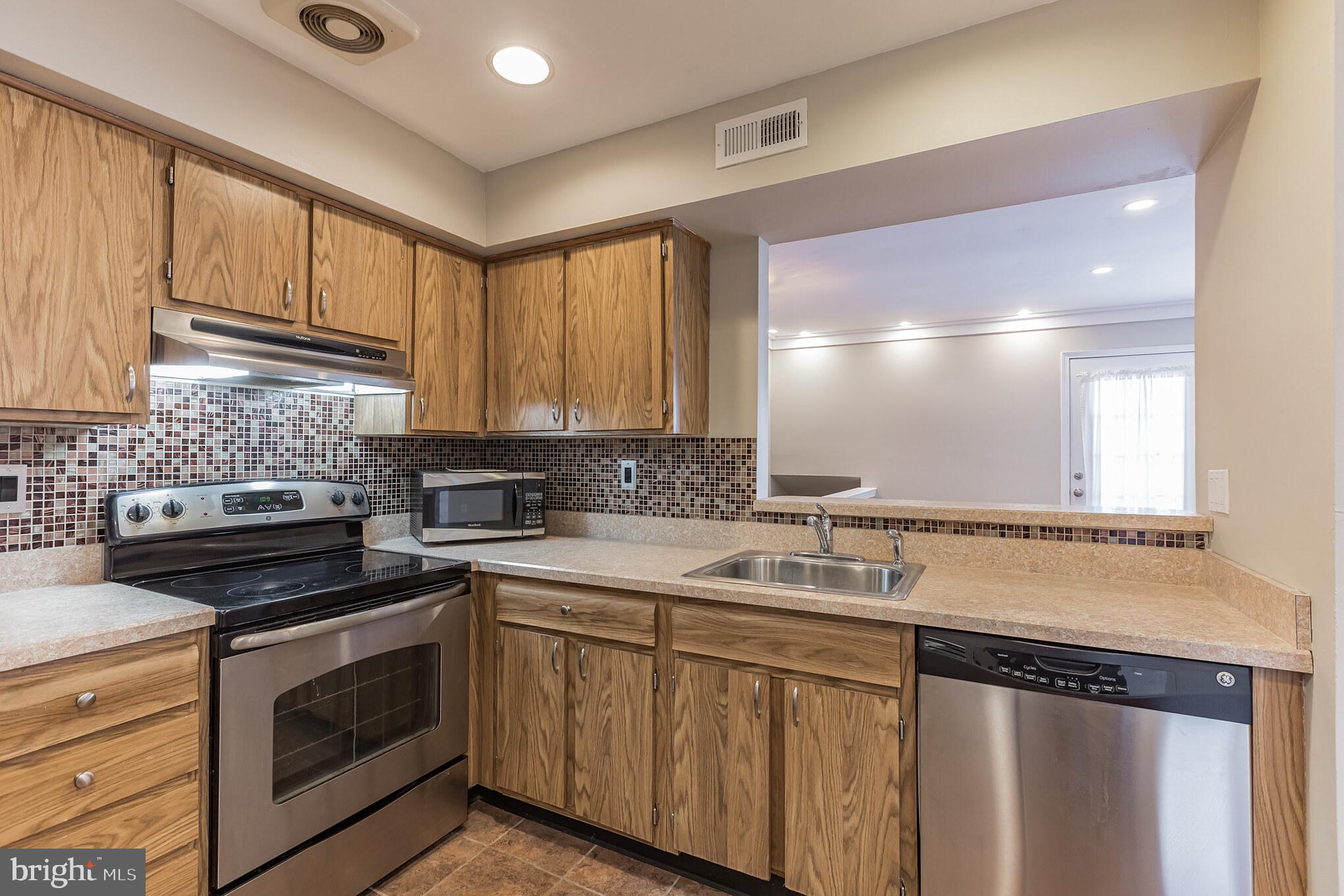 85 Whetstone Road Horsham, PA 19044 - Photo 13 of 30 Kitchen