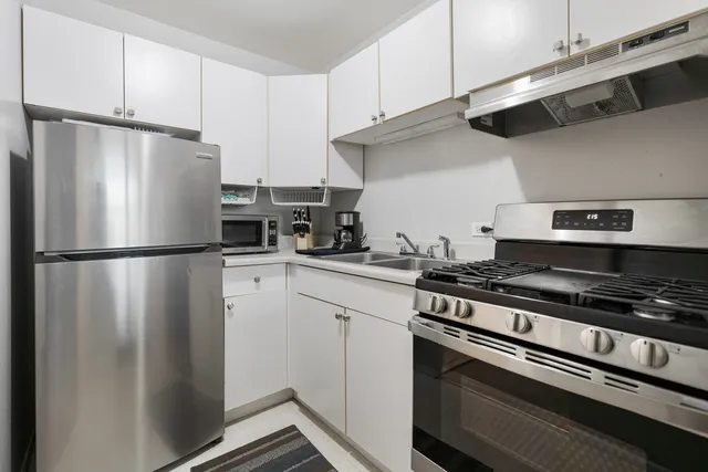 $109,000 | 2921 South Michigan Avenue, Unit 308, Chicago, IL 60616