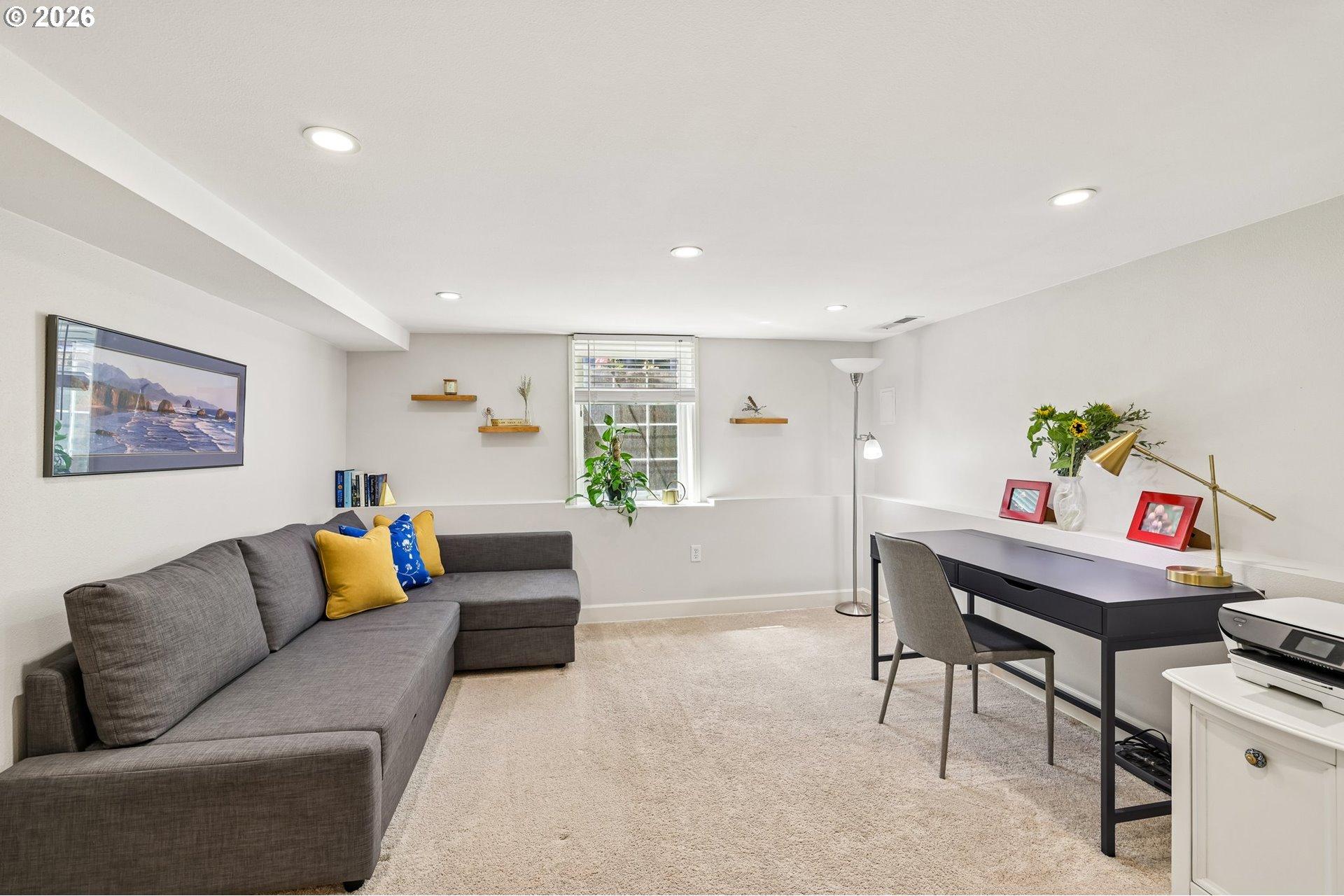 2747 Northwest Raleigh Street, Unit 2 Portland, OR 97210 - Photo 20 of 40 Gallery Image 20