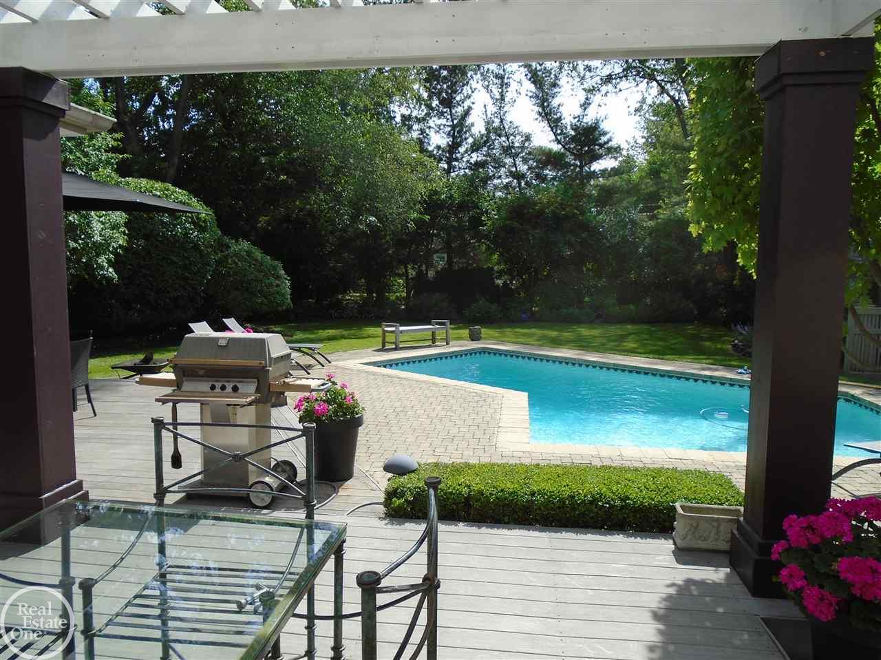 671 Westchester Road Grosse Pointe, MI 48230 - Photo 65 of 71 31350780-64.JPG