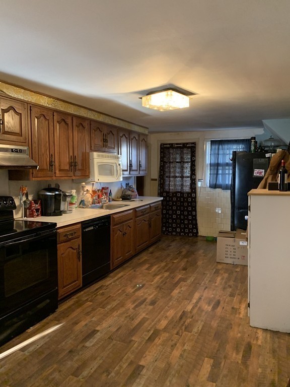 14 Franconia Street Worcester, MA 01602 - Photo 4 of 18