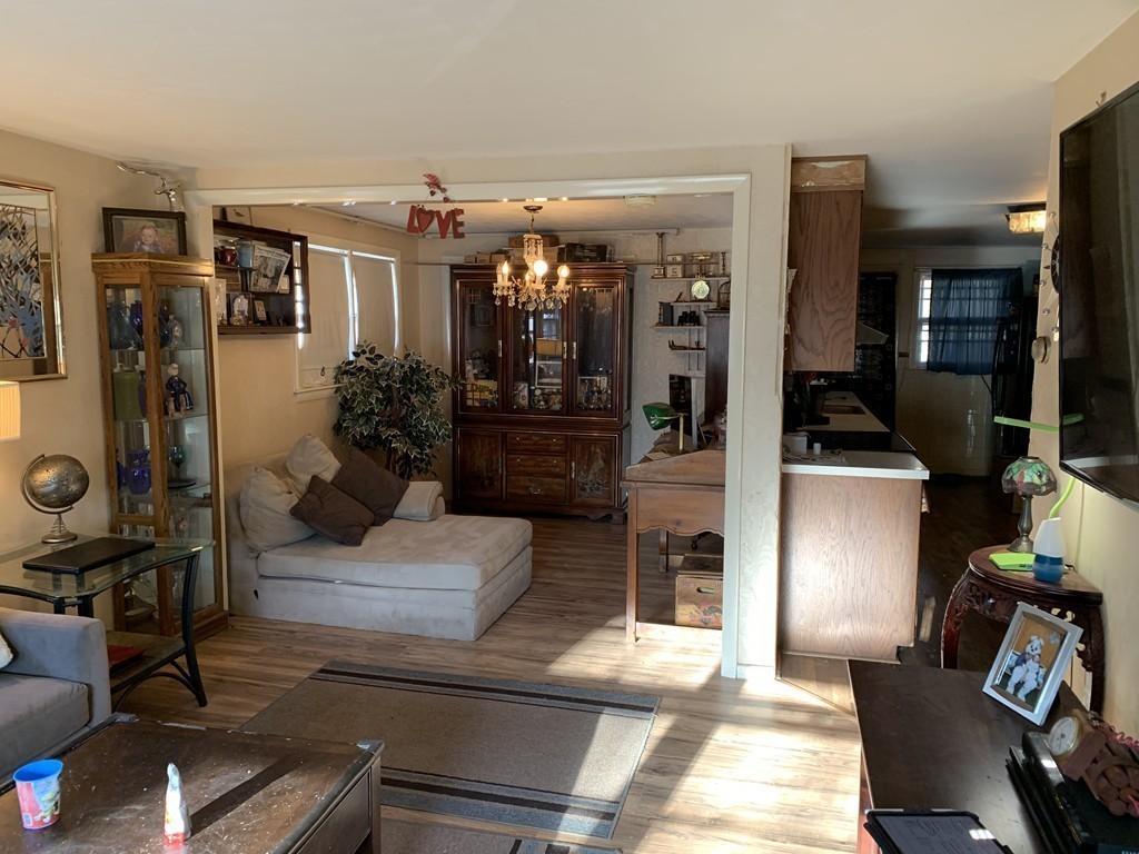 14 Franconia Street Worcester, MA 01602 - Photo 5 of 18