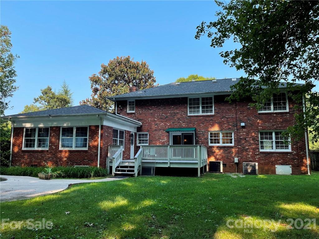 170 Nottingham Road Salisbury, NC 28147 - Photo 2 of 27 a front view of a house with a garden