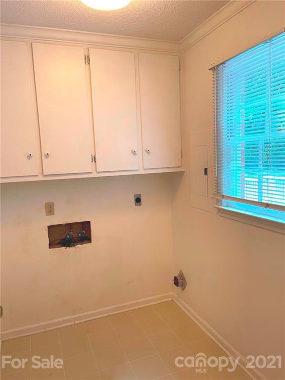 170 Nottingham Road Salisbury, NC 28147 - Photo 16 of 27 a bathroom with a sink