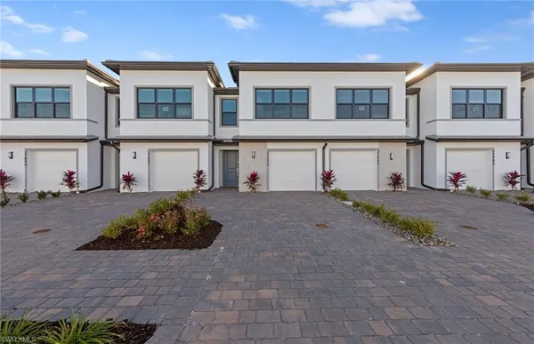 $459,990 | 27878 Radiant Court, Bonita Springs, FL 34135