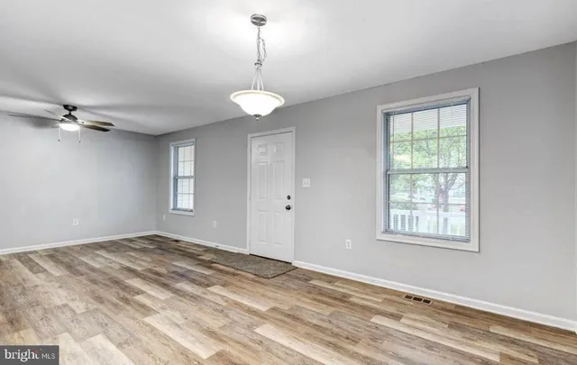 $2,350 | 3629 10th Street, North Beach, MD 20714