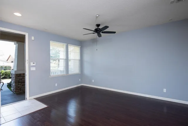 $359,000 | 588 Cutting Horse Drive, Unit 164, Oakdale, CA 95361