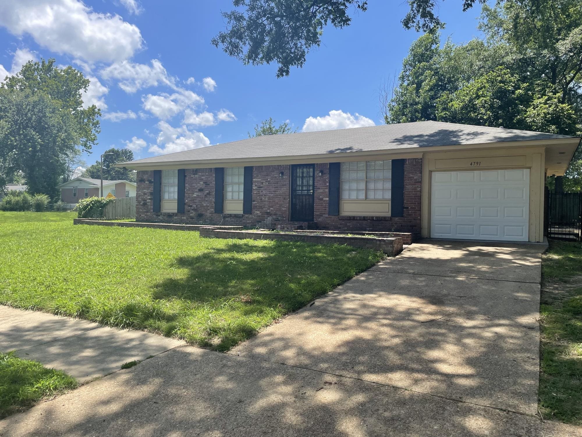 4791 Gill Road Memphis, TN 38109 - Photo 3 of 19 Gallery Image 3