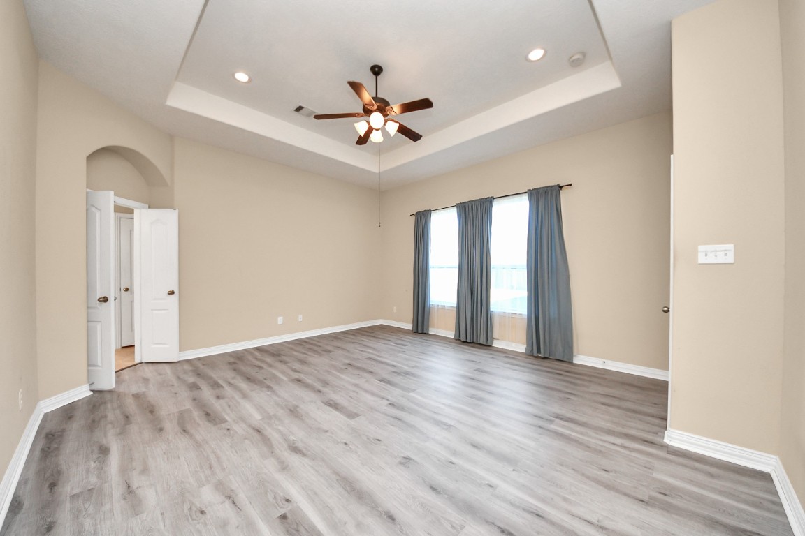 25006 Florina Ranch Drive Katy, TX 77494 - Photo 22 of 48 1st floor primary bedroom suite - 16x16