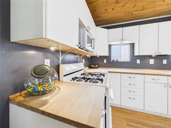 $92,500 | 949 West Harper Street, Poplar Bluff, MO 63901