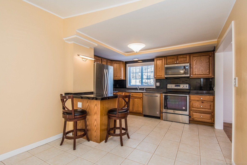 65 Barry Road Worcester, MA 01609 - Photo 6 of 22 Gallery Image 6