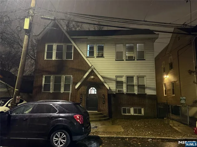 $2,500 | 108-110 Grand Avenue, Unit 2L, Newark, NJ 07106