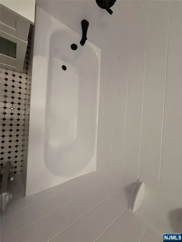 $2,100 | 108-110 Grand Avenue, Unit 2L, Newark, NJ 07106