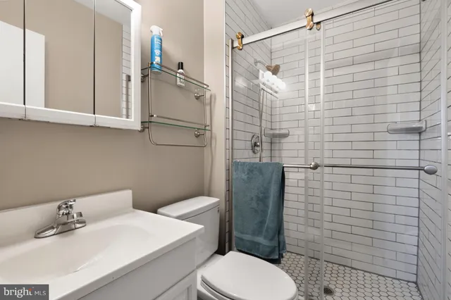 $599,900 | 9909 Lakepointe Drive, Burke, VA 22015