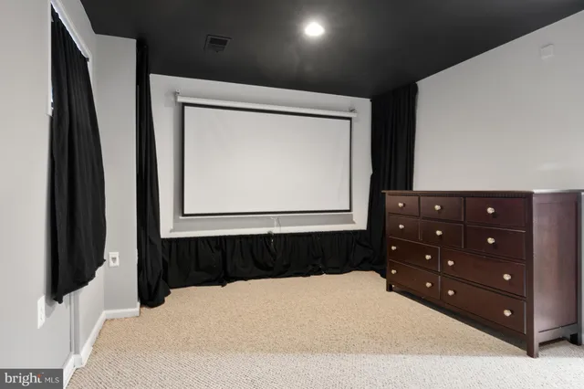 $599,900 | 9909 Lakepointe Drive, Burke, VA 22015