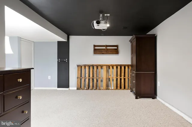 $599,900 | 9909 Lakepointe Drive, Burke, VA 22015