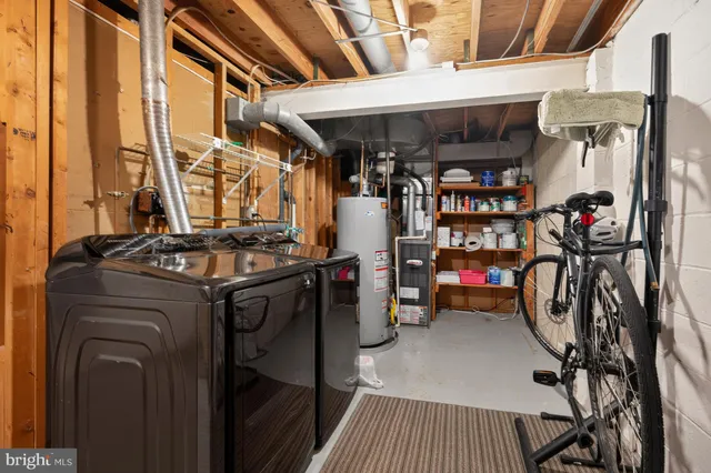 $599,900 | 9909 Lakepointe Drive, Burke, VA 22015