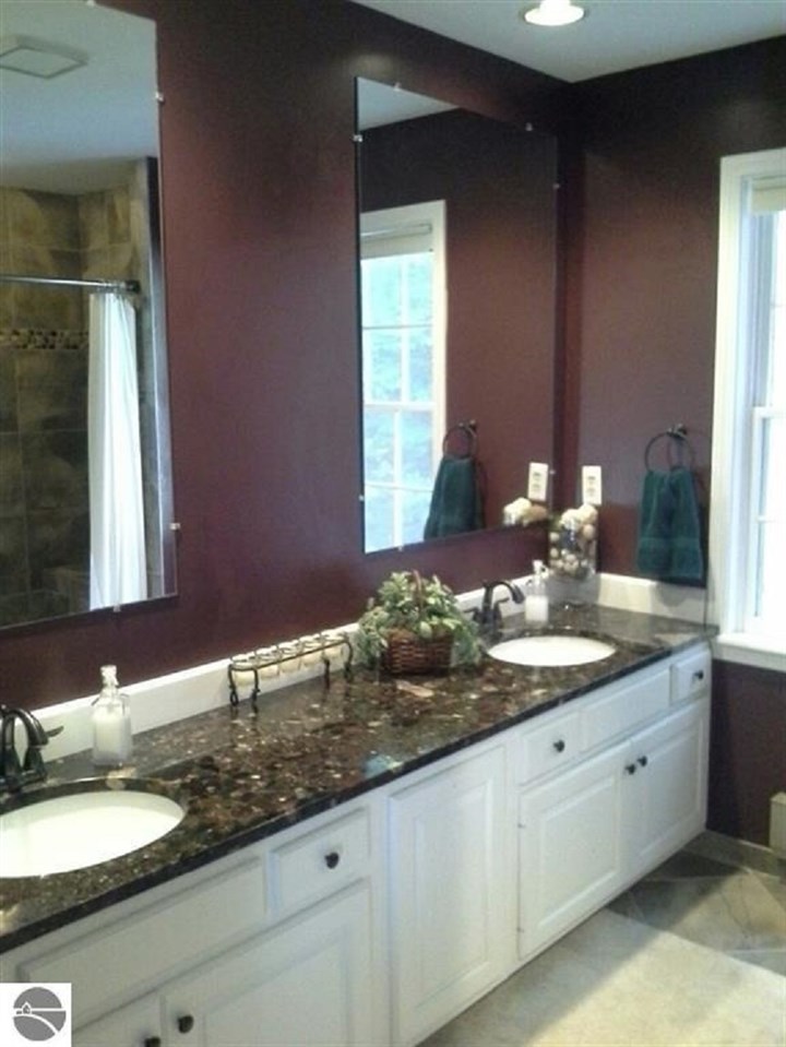 5568 South Lime Lake Road Cedar, MI 49621 - Photo 15 of 24 1846193-14.JPG