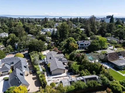 $4,125,000 | 135 Stonehedge Road, Hillsborough, CA 94010