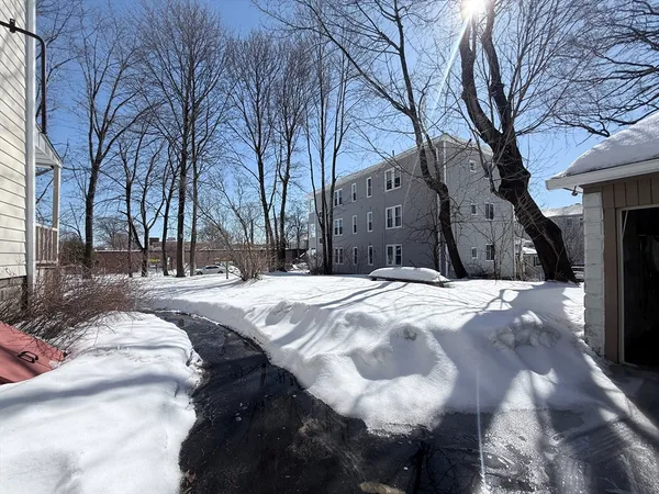 $1,800 | 96 Courtland Street, Unit 3, Worcester, MA 01602