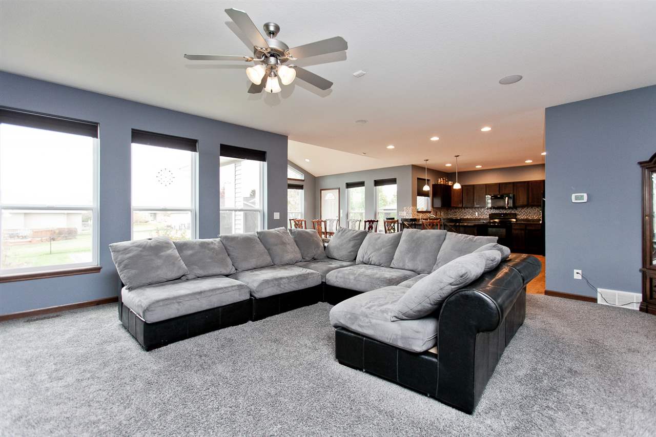 2595 Newcastle Road Marion, IA 52302 - Photo 7 of 50 Gallery Image 7