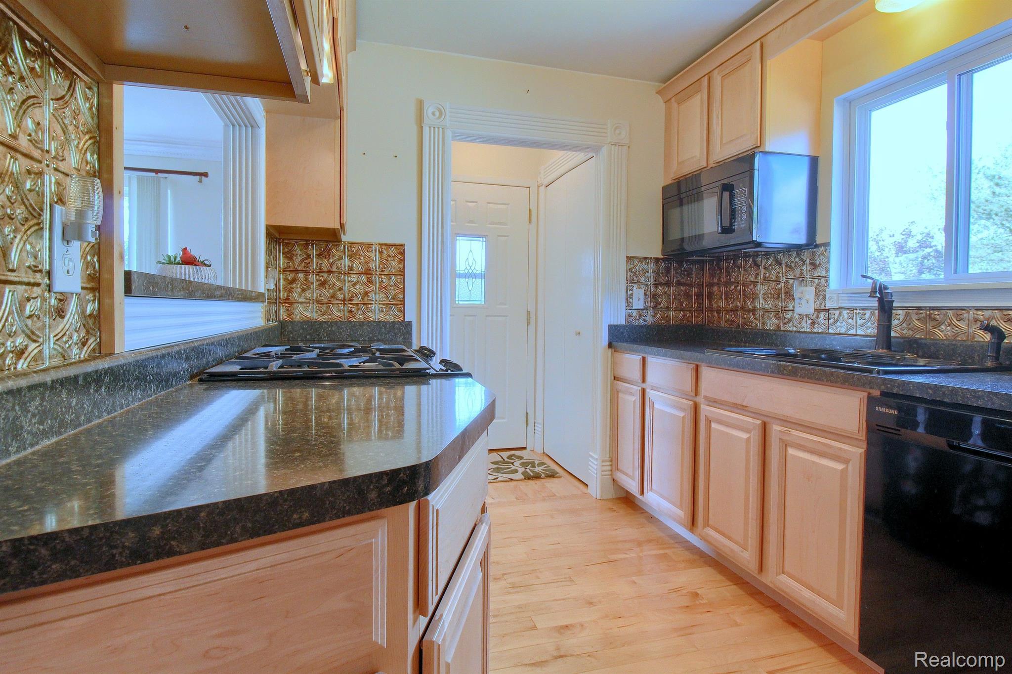 23713 Cedar Ridge Drive Romulus, MI 48174 - Photo 11 of 32 Gallery Image 11