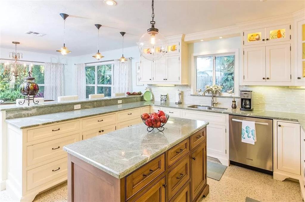 656 Fiddlewood Road Vero Beach, FL 32963 - Photo 14 of 36 Gallery Image 14
