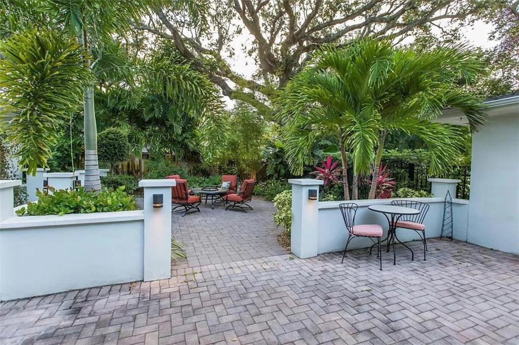 656 Fiddlewood Road Vero Beach, FL 32963 - Photo 4 of 36 Gallery Image 4